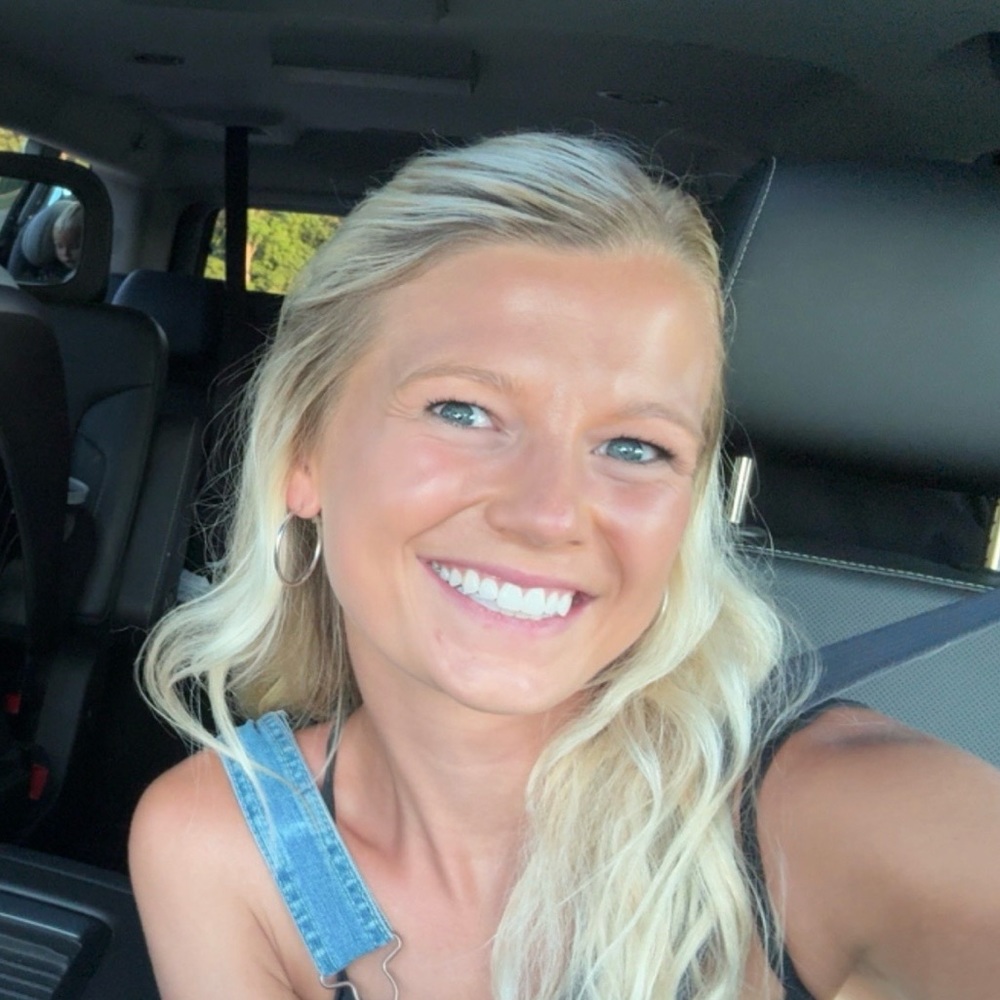 Meet your Posher, Nicole